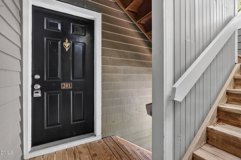 1021 Nicholwood Dr #201, Raleigh, NC 27605
