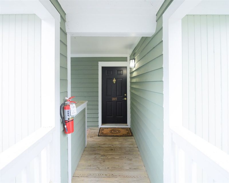 1021 Nicholwood Dr #307, Raleigh, NC 27605