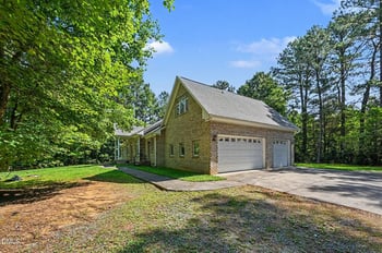 1021 Reaves Dr, Chapel Hill, NC 27516