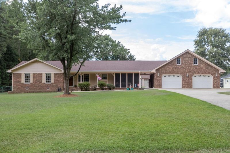 1021 Ridge Dr, Clayton, NC 27520