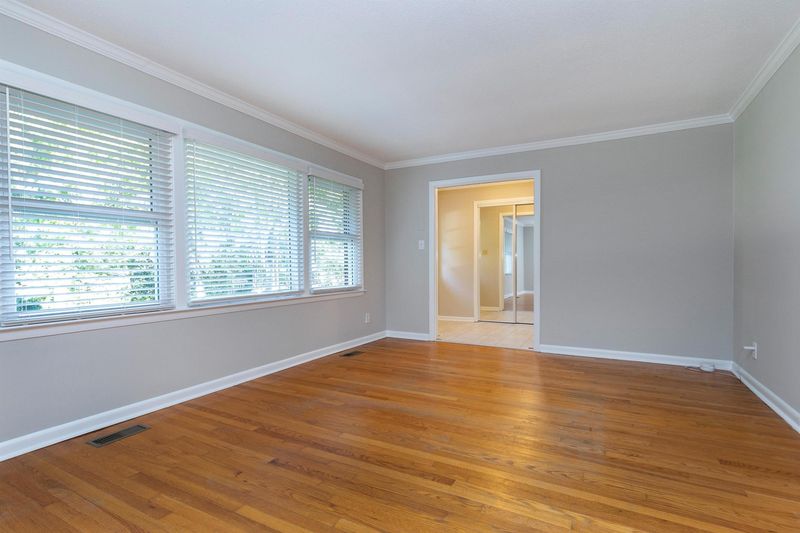 1021 Tanglewood Dr, Cary, NC 27511