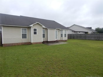 1022 Coalport Dr, Hope Mills, NC 28348