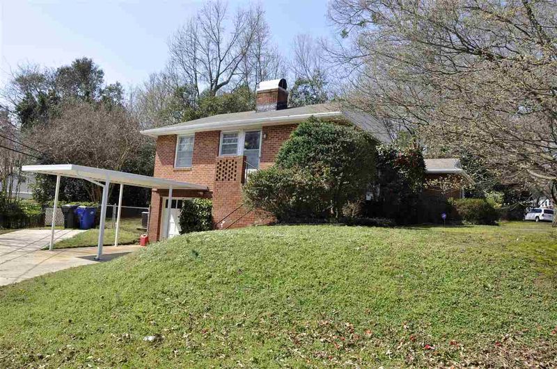 1022 James Pl, Raleigh, NC 27605