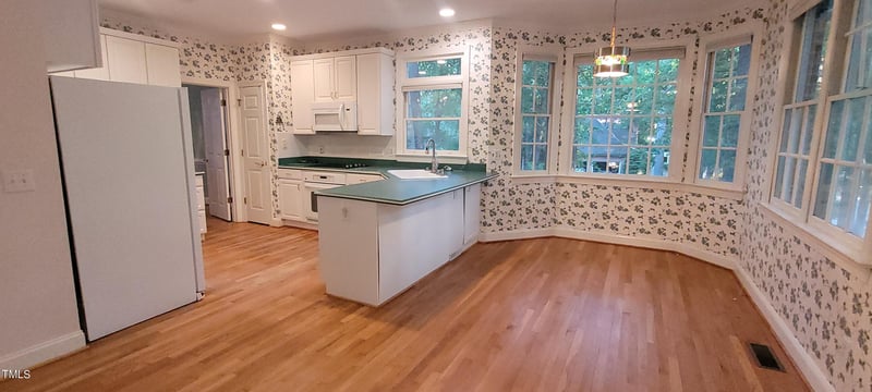 1022 Kingsway Dr, Apex, NC 27502