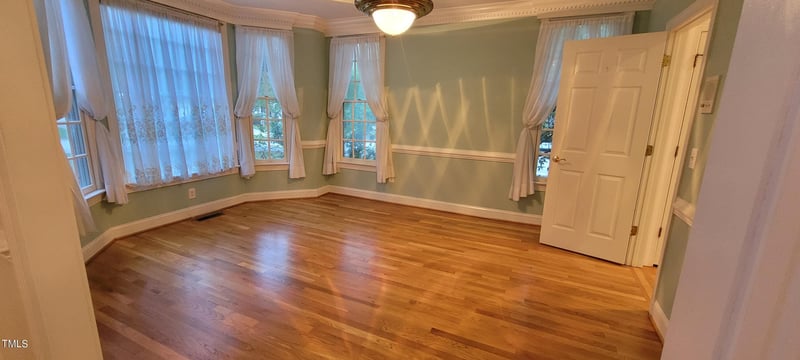 1022 Kingsway Dr, Apex, NC 27502