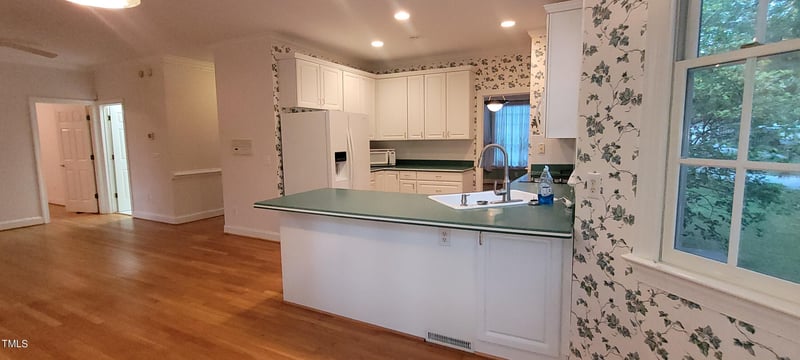 1022 Kingsway Dr, Apex, NC 27502