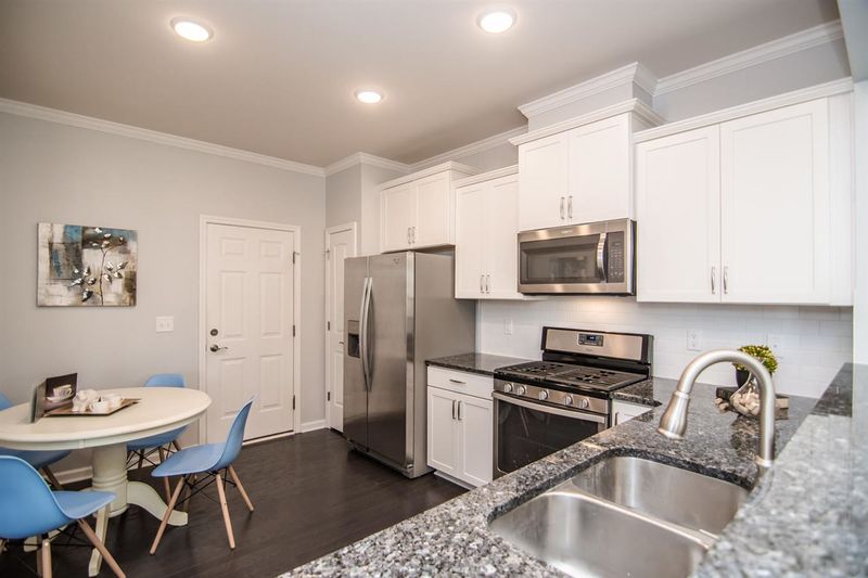 1022 Mirbeck Ln, Durham, NC 27713