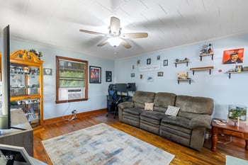 1022 Pollock St, Selma, NC 27576
