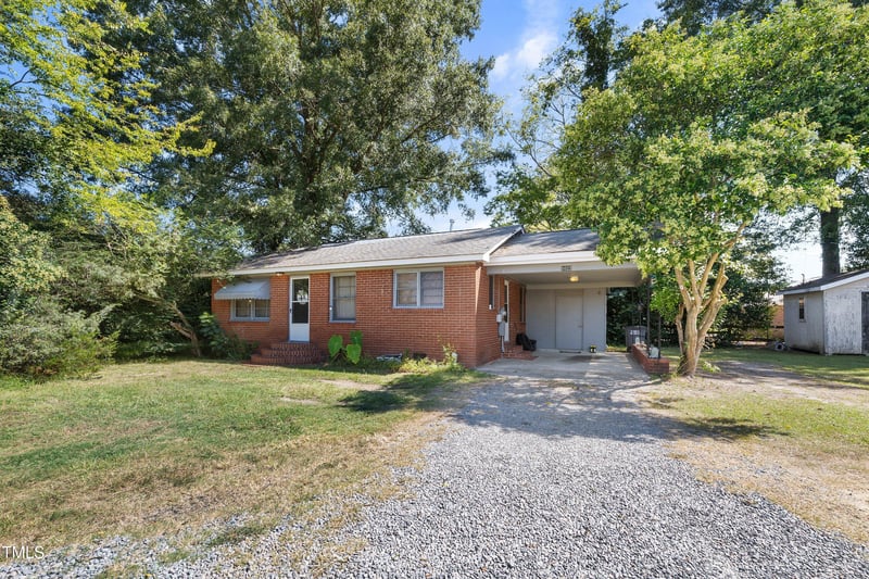 1022 Pollock St, Selma, NC 27576