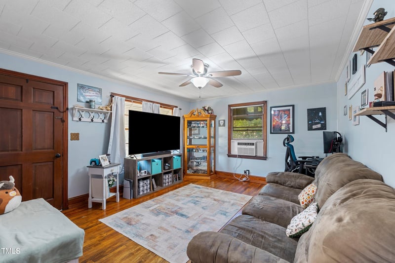 1022 Pollock St, Selma, NC 27576
