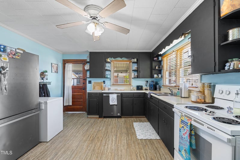 1022 Pollock St, Selma, NC 27576