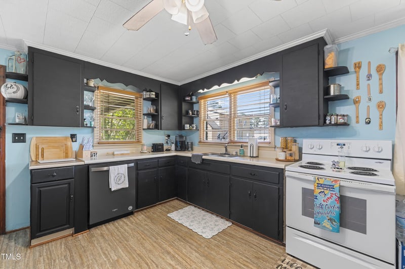 1022 Pollock St, Selma, NC 27576