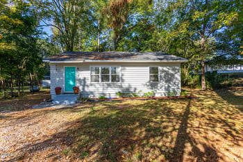 10222 Chestnut St, Middlesex, NC 27557