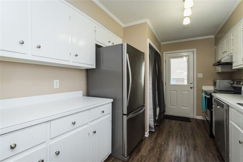 1023 N Carr St, Mebane, NC 27302