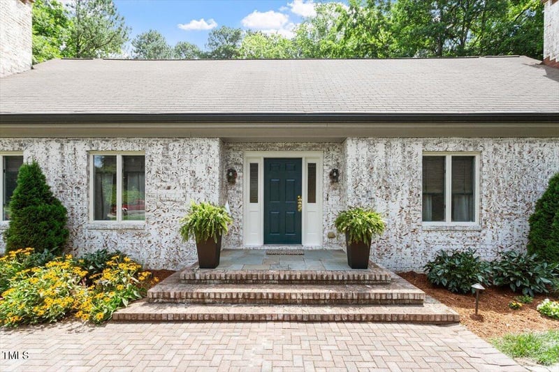 1023 Cleland Dr, Chapel Hill, NC 27517