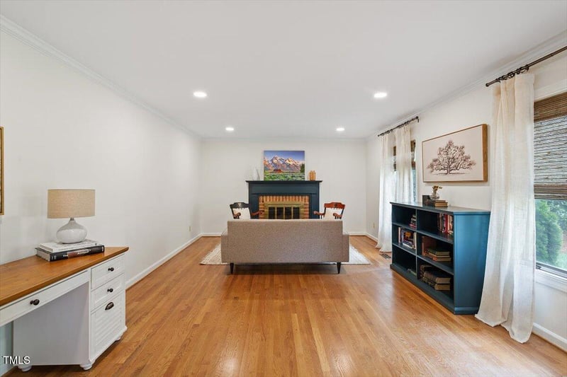 1023 Cleland Dr, Chapel Hill, NC 27517
