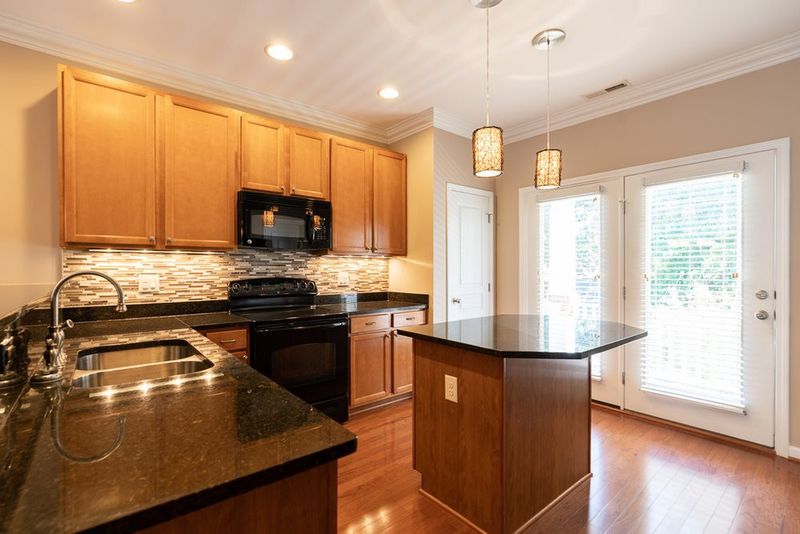 1023 Frank Page Dr, Cary, NC 27511