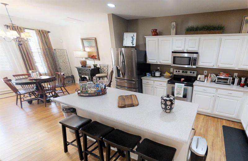 1023 Freeport Dr, Cary, NC 27519