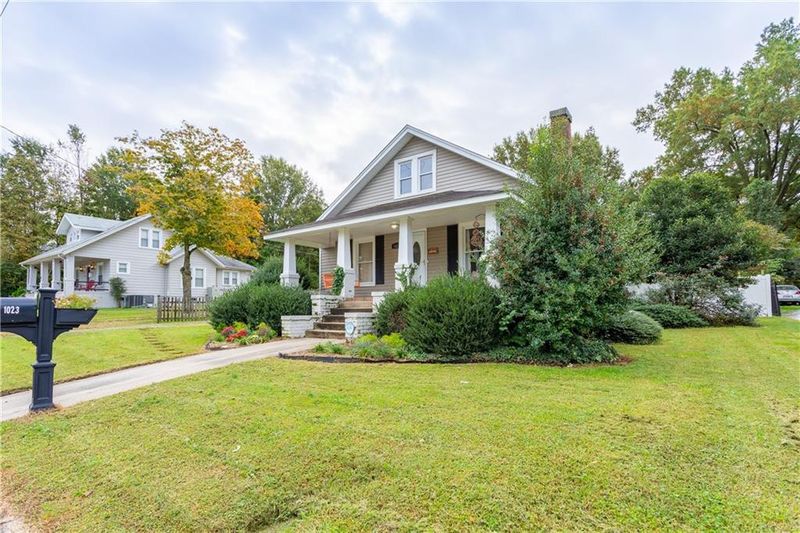1023 N Main St, Burlington, NC 27217