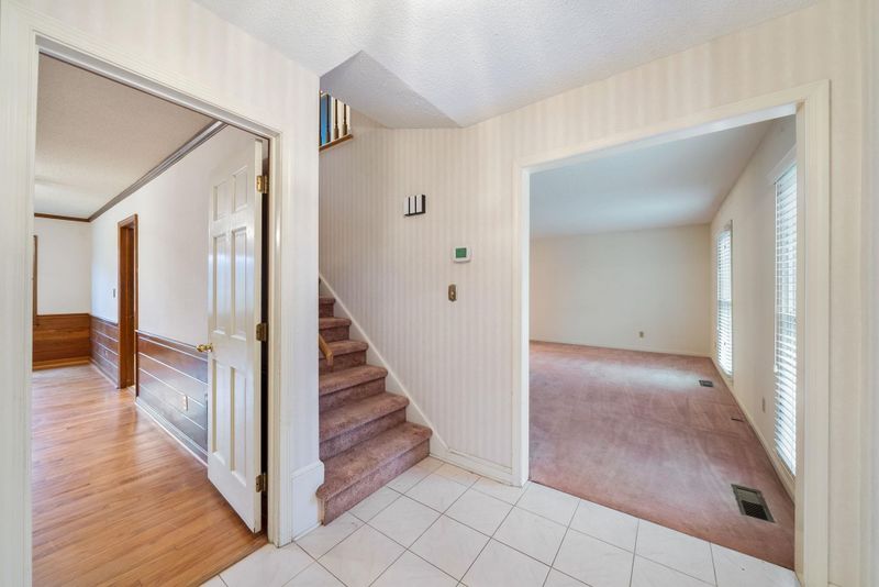 1023 Sturdivant Dr, Cary, NC 27511