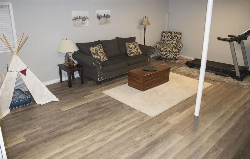 1023 Winwood Dr, Cary, NC 27511