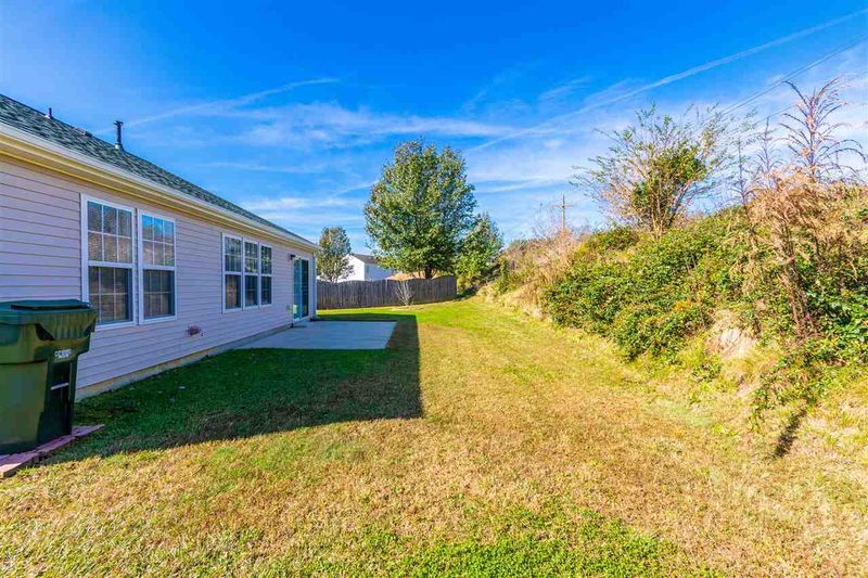 1024 Dewberry Ct, Clayton, NC 27520