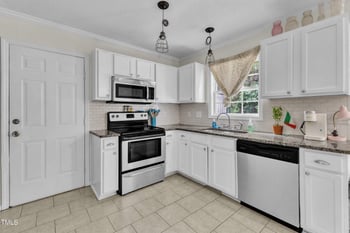 1024 Laurel Leaf Rd, Zebulon, NC 27597
