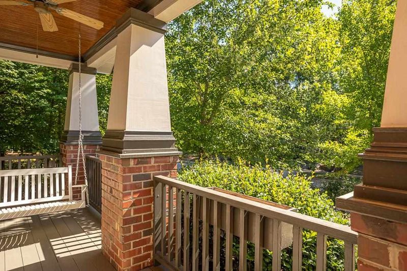1024 Pinehurst Dr, Chapel Hill, NC 27517