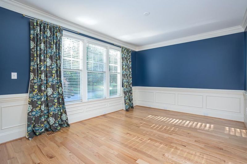 1024 Pinehurst Dr, Chapel Hill, NC 27517