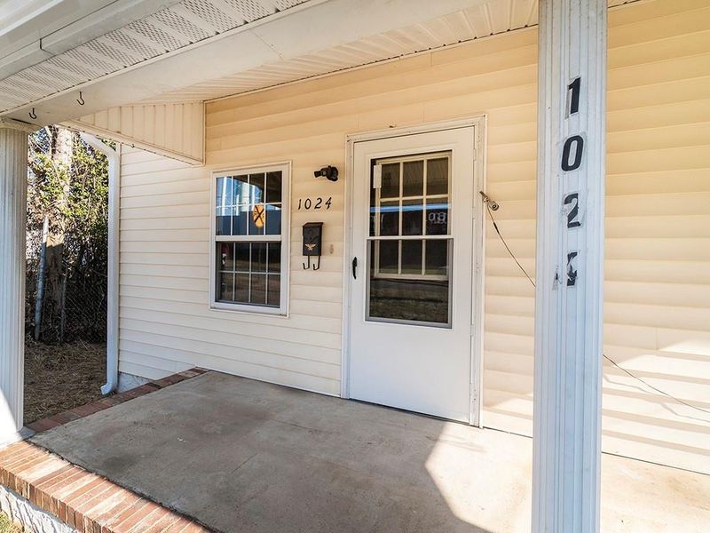 1024 Queen Ann St, Burlington, NC 27217