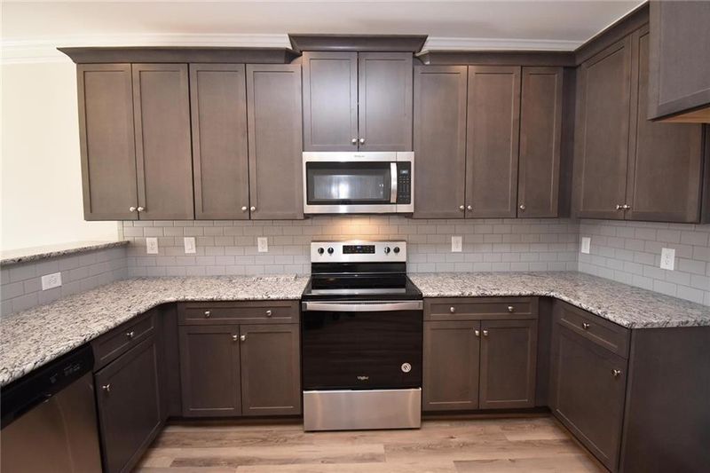 1025 Beechcraft Dr, Mebane, NC 27302