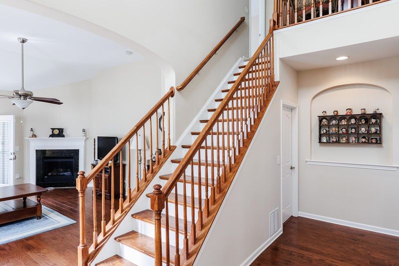 1025 Kingston Grove Dr, Cary, NC 27519