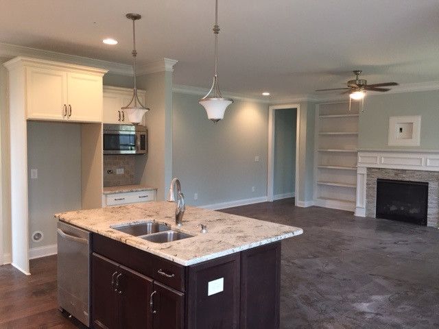 1025 Newburgh Cir, Raleigh, NC 27603