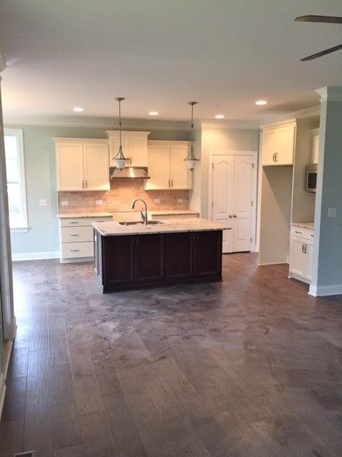 1025 Newburgh Cir, Raleigh, NC 27603