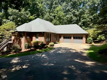 1025 Shadywood Ln, Raleigh, NC 27603