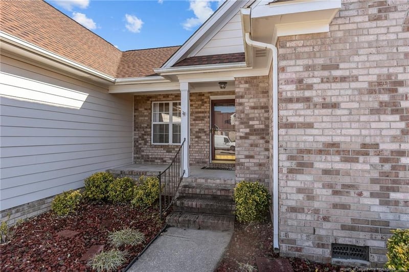 1027 Kenan Dr, Hope Mills, NC 28348