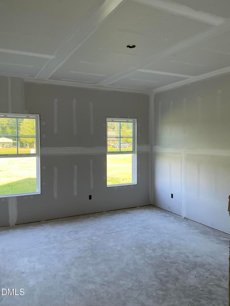 1027 N Lincoln St, Benson, NC 27504