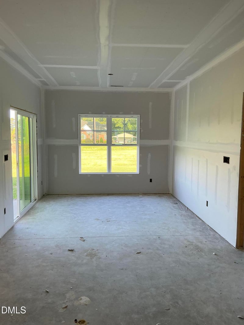 1027 N Lincoln St, Benson, NC 27504