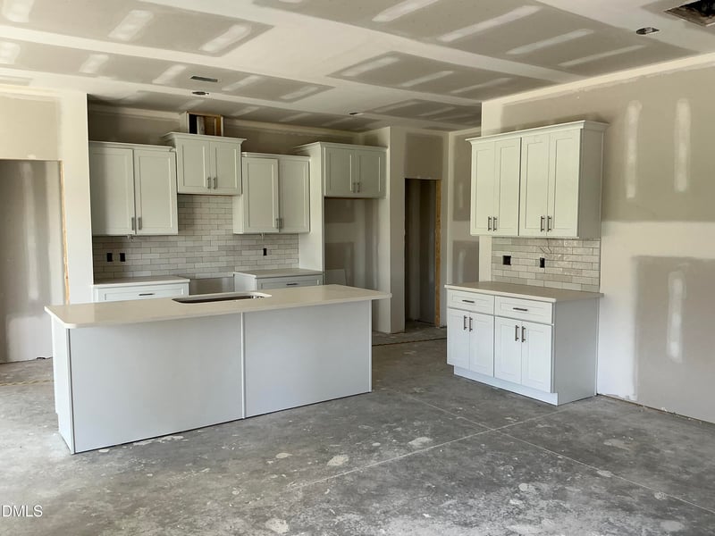 1027 N Lincoln St, Benson, NC 27504