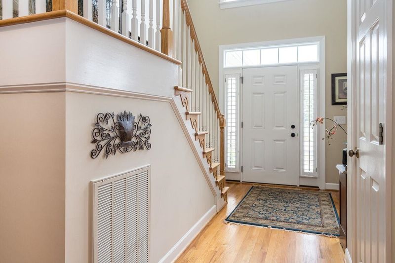 1027 Loch Lomond Dr, Clayton, NC 27520