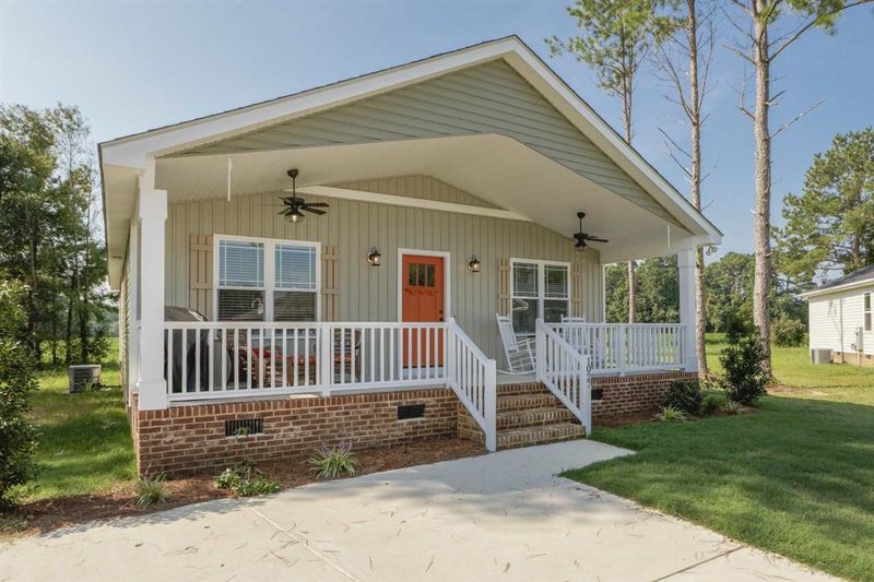 1027 E Maplewood St, Benson, NC 27504