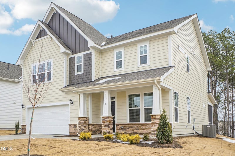 1028 Bolton Pointe Dr, Zebulon, NC 27597