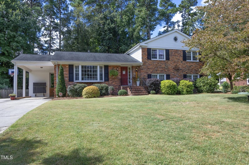1028 Cedarhurst Dr, Raleigh, NC 27609