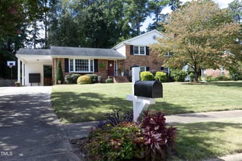 1028 Cedarhurst Dr, Raleigh, NC 27609
