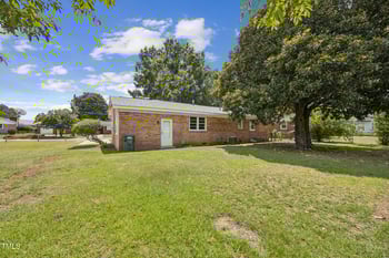 1028 Crayton Cir, Fayetteville, NC 28314
