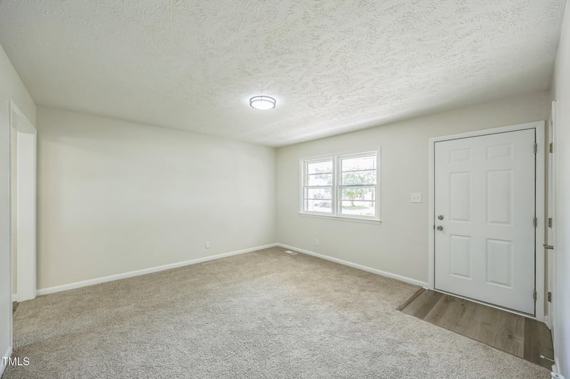 1028 Crayton Cir, Fayetteville, NC 28314