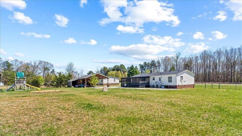 1028 E Hughes Mill Rd, Burlington, NC 27217