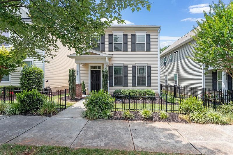 1028 Ileagnes Rd, Raleigh, NC 27603