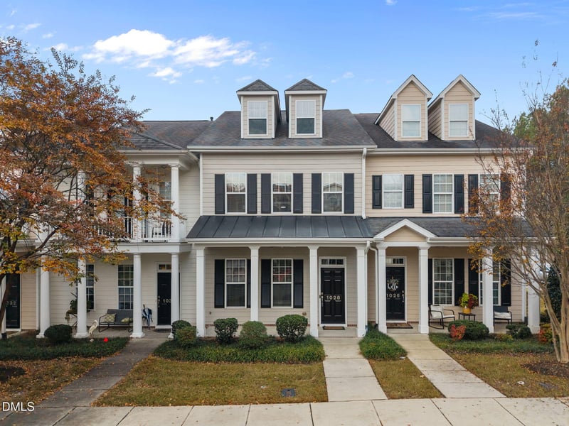 1028 Philpott Dr, Chapel Hill, NC 27517