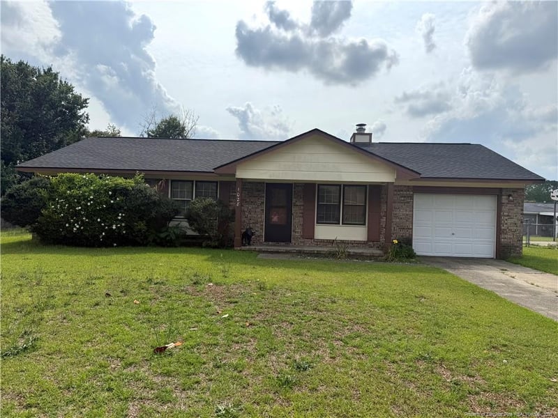 1028 Quailwood Dr, Fayetteville, NC 28314
